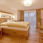 Garni Tirolerhof Hotel 3*