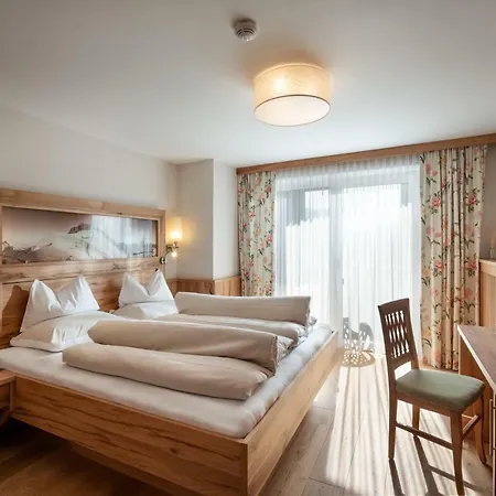 Garni Tirolerhof Hotel 3*