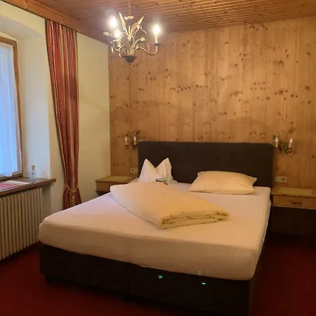 فندق Garni Tirolerhof 3*