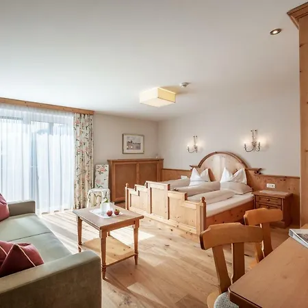Garni Tirolerhof Hotell